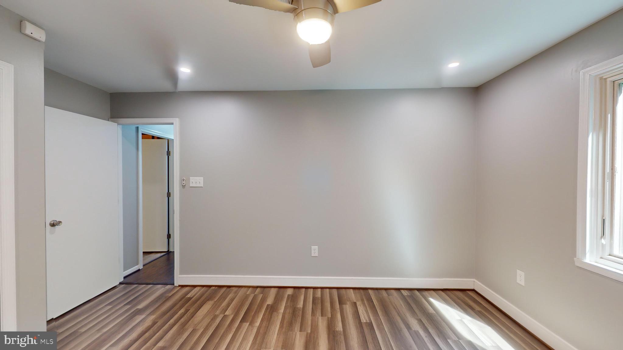 POPLAR WOODS - Residential