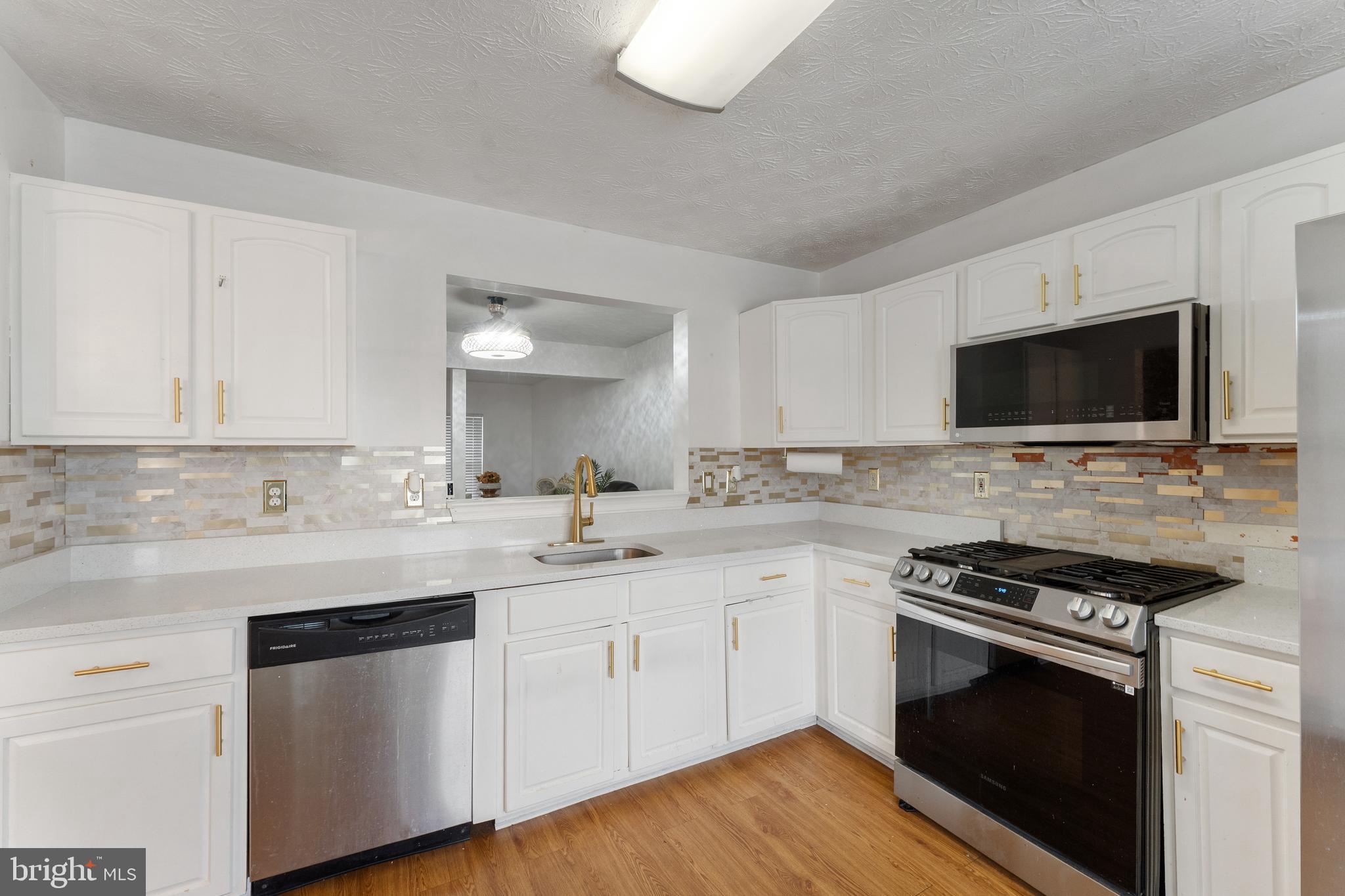 BELLEHAVEN ESTATES - Residential Lease