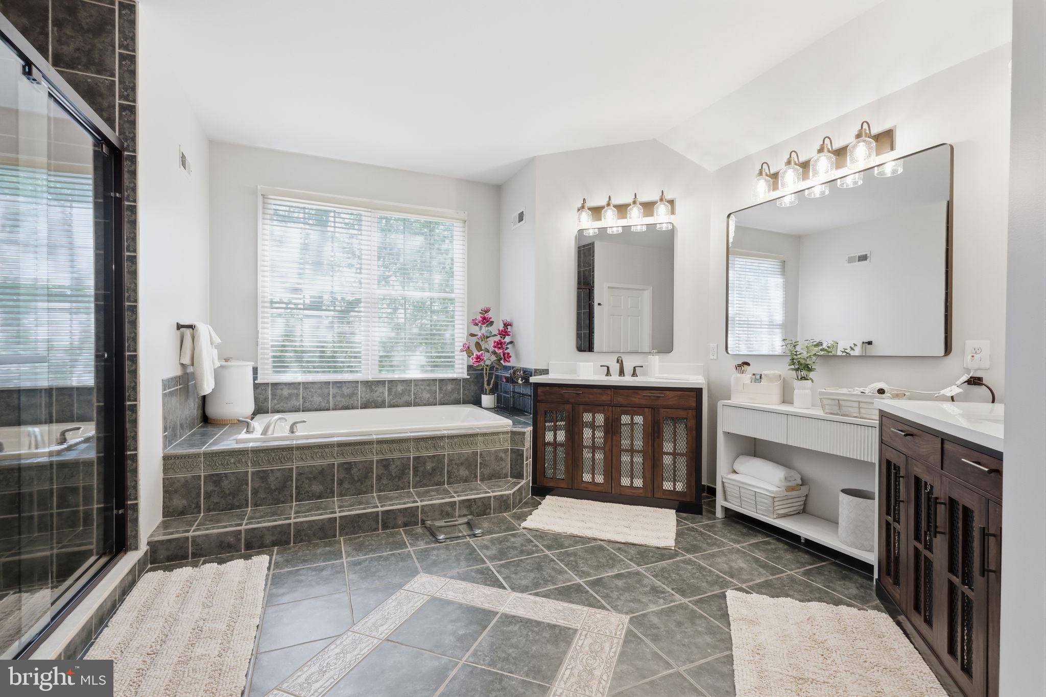 MEADOW WOOD - Residential