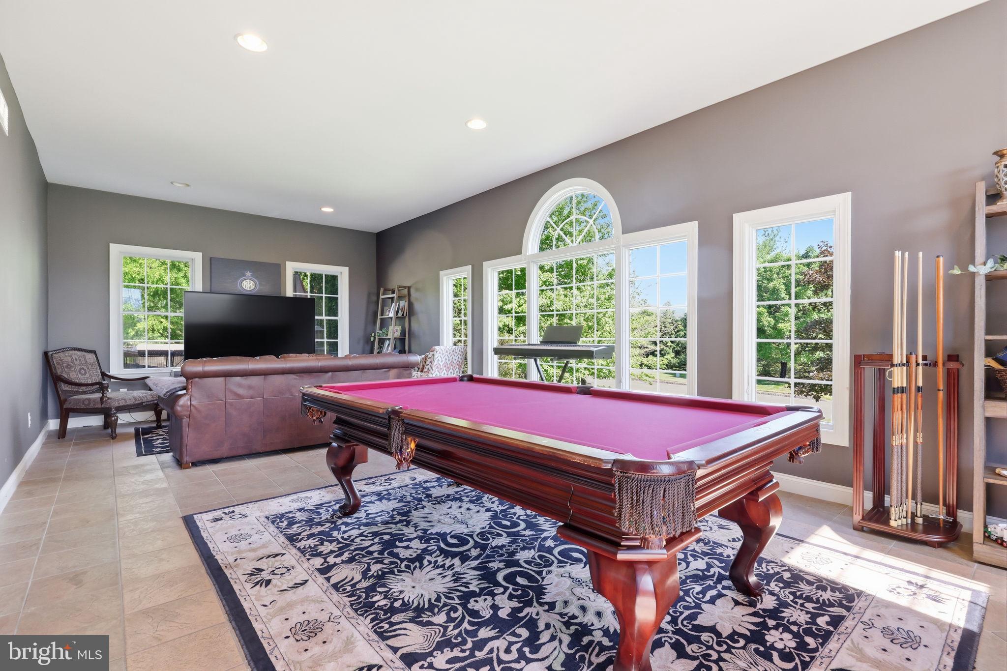 MEADOW WOOD - Residential