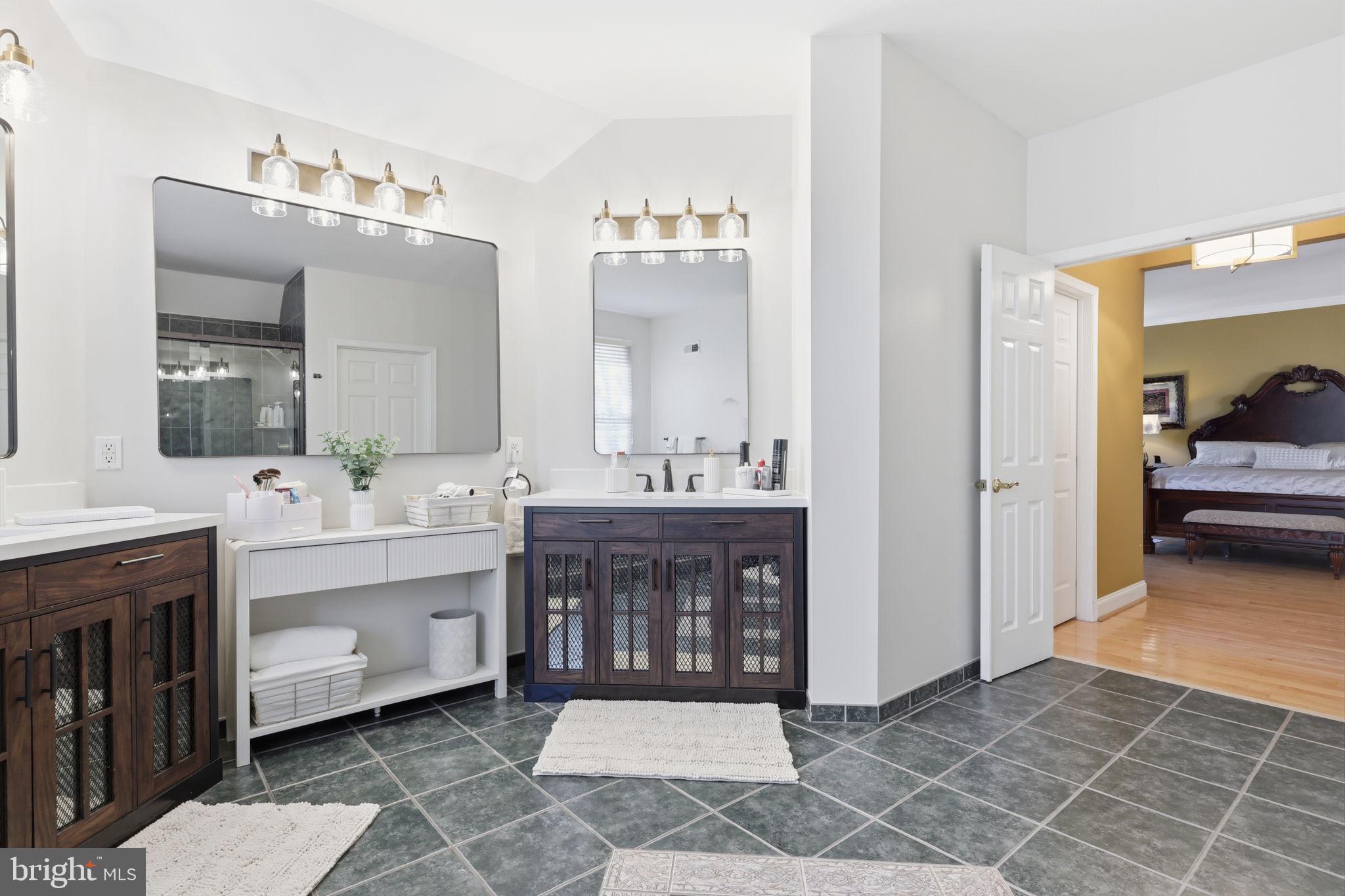MEADOW WOOD - Residential