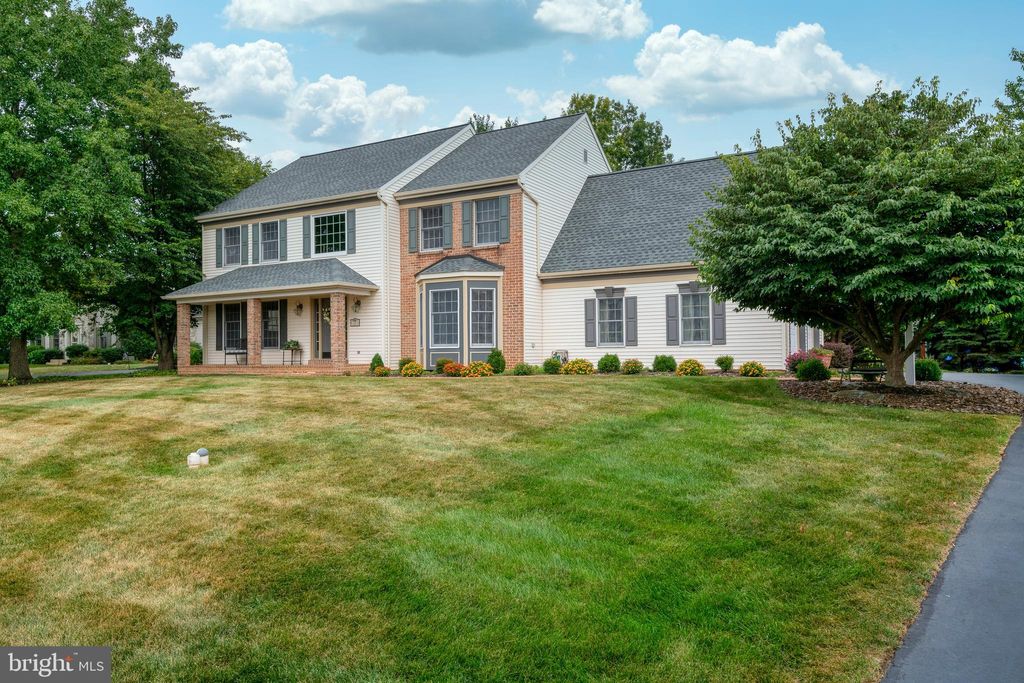 Photo of 15 OLD POST LN, LITITZ, PA 17543 (MLS # PALA2040002)