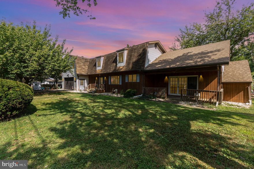 Spectacular opportunity to make this spacious home your own. Located a block from the river in Hack's Point, you will enjoy deeded water rights. Use as a vacation home or vacation all year around. Conveniently located easy commuting distances to Dover, Wilmington, Newark or Aberdeen. Just over an hour to Philadelphia, Baltimore & Annapolis. 
This large home is well appointed and includes 4 bedrooms, 3 1/2 baths upper and lower living areas. This home can easily accommodate multigenerational living if desired.  There is a frond porch, a back deck and a balcony, nicely sized lot.  Bring the boat, bring the toys- plenty of parking in the garage, the driveway and yard!
This is a fantastic area to call home, in addition to the river play, you are a short distance to several winery's, easy shopping in Middletown & Elkton, short drive to historic Chesapeake City or Galena.  This home currently is in the Bohemia Manor School district with elementary, middle & high school campuses a short drive away.
Make your appointment to tour this home and the area!
Floor plan and room sizes generated by program- please verify dimensions and uses to your satisfaction.
Visit   the Hacks Point web site  for more information on this great community!