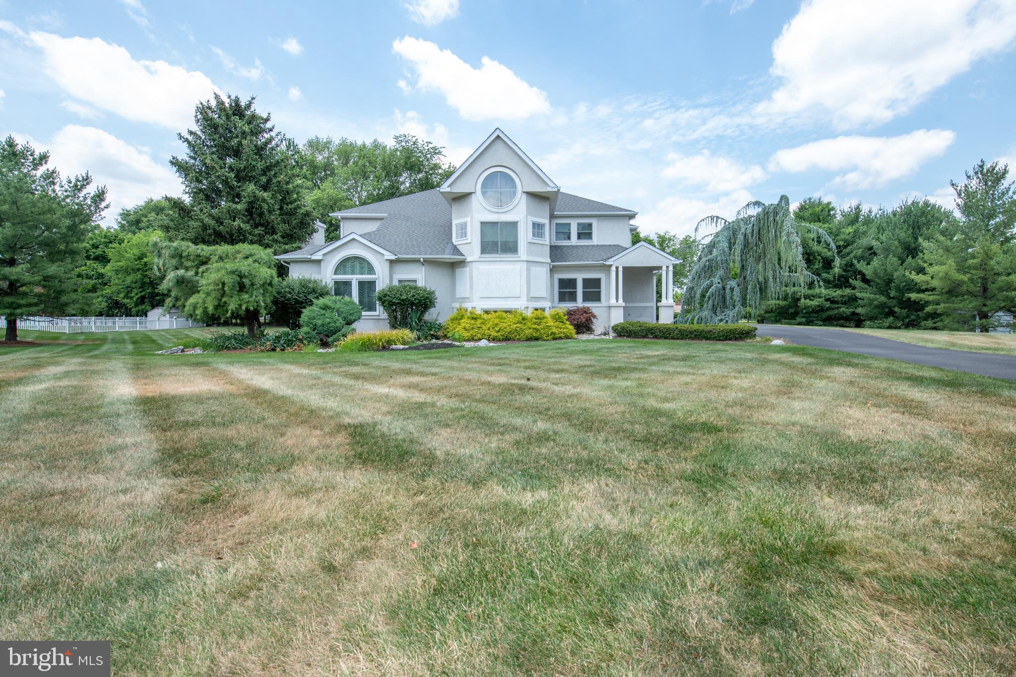 HAMPTON WOODS - Residential