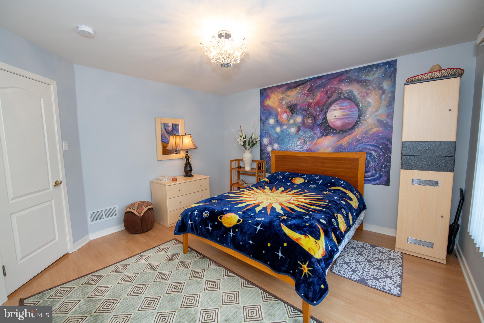 HAMPTON WOODS - Residential