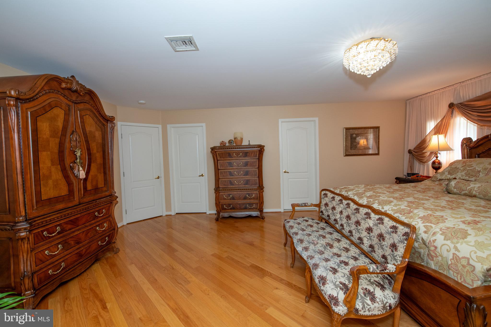 HAMPTON WOODS - Residential