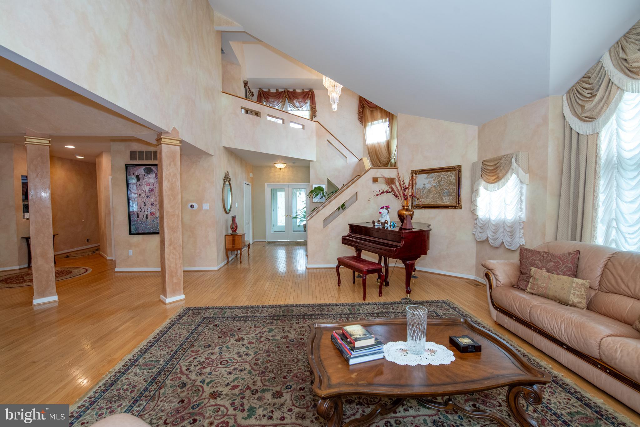 HAMPTON WOODS - Residential