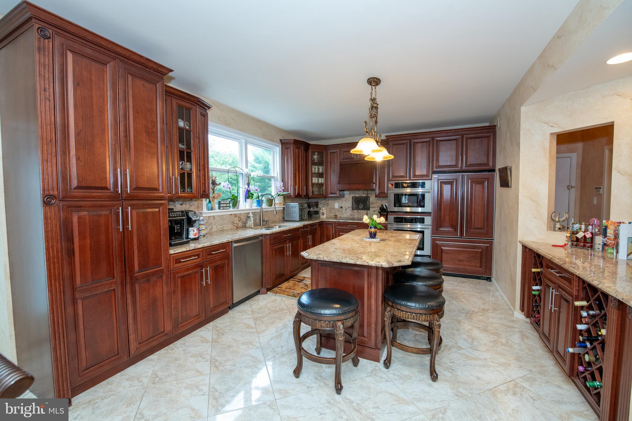 HAMPTON WOODS - Residential