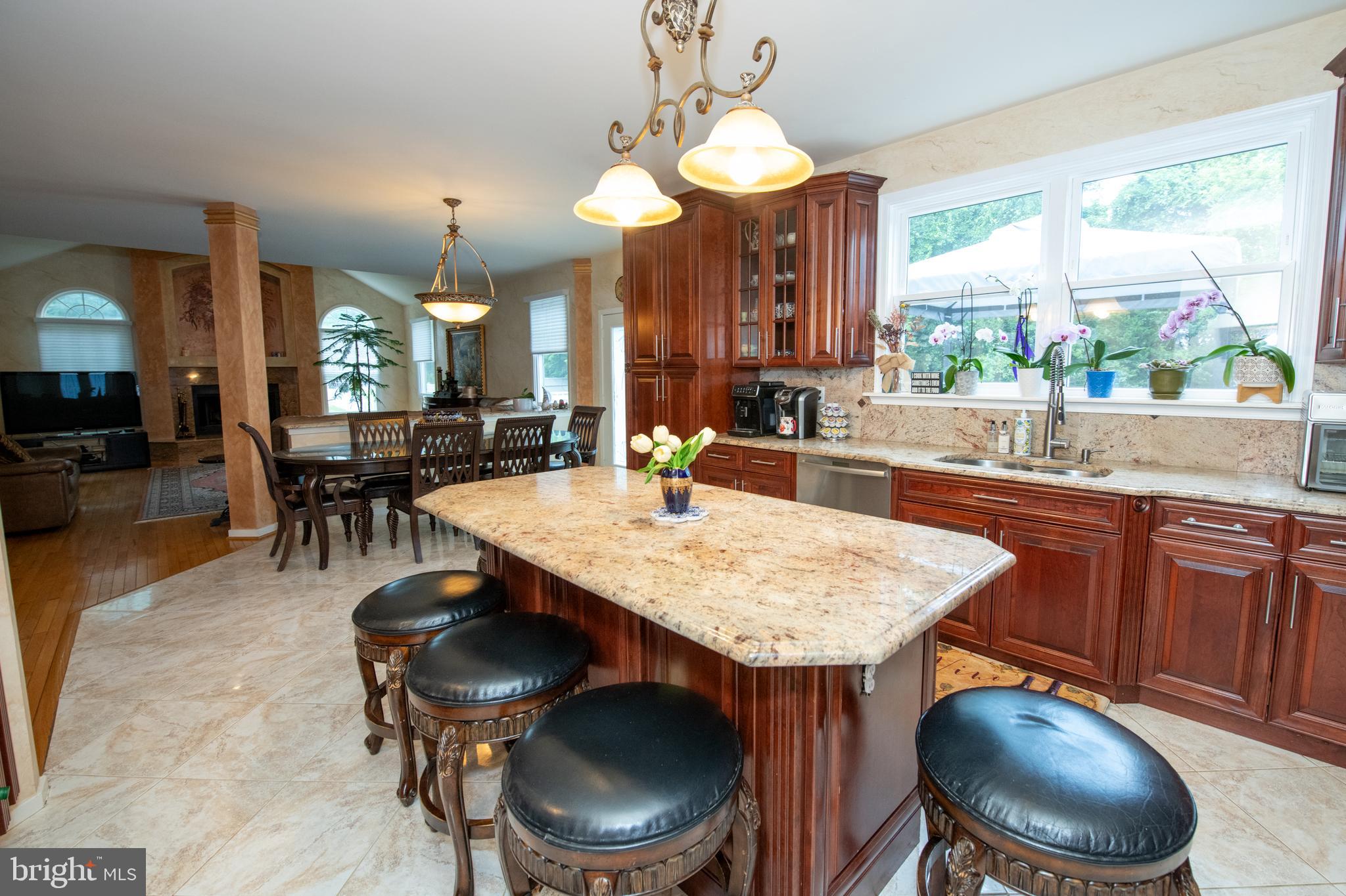 HAMPTON WOODS - Residential