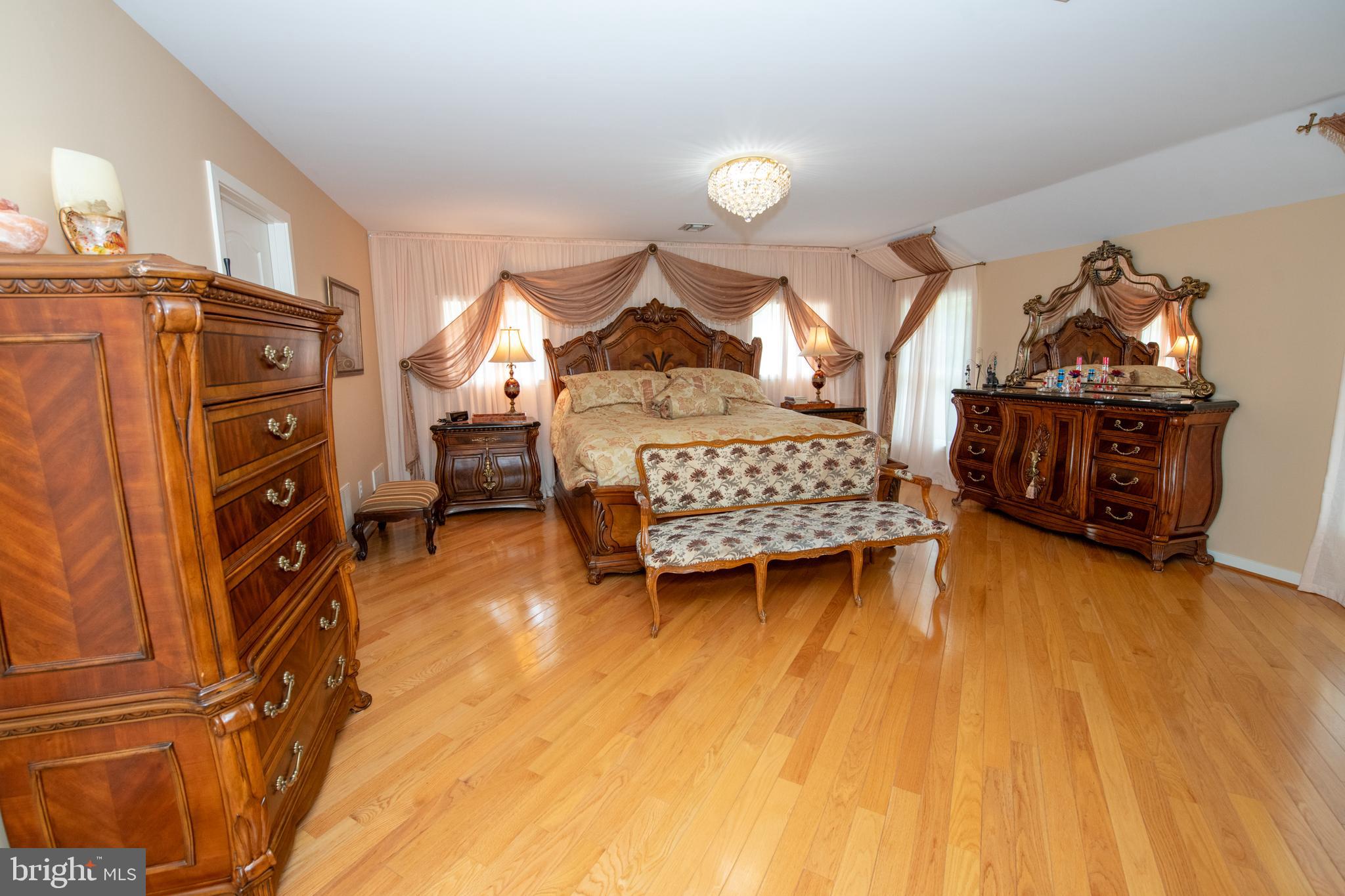 HAMPTON WOODS - Residential