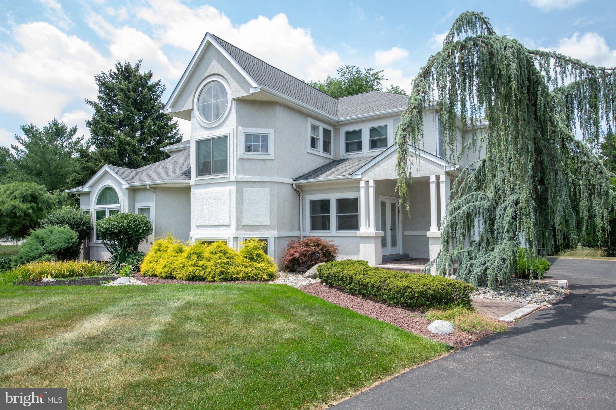 HAMPTON WOODS - Residential