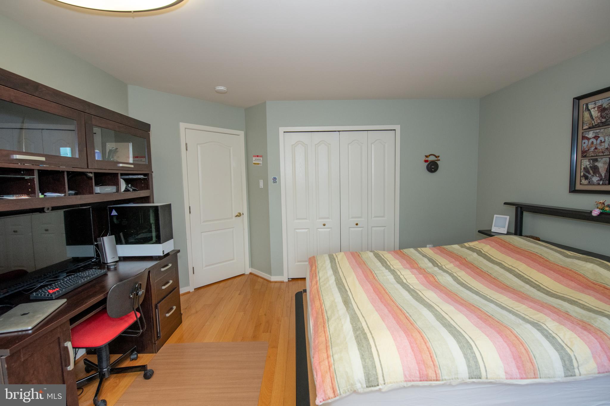 HAMPTON WOODS - Residential