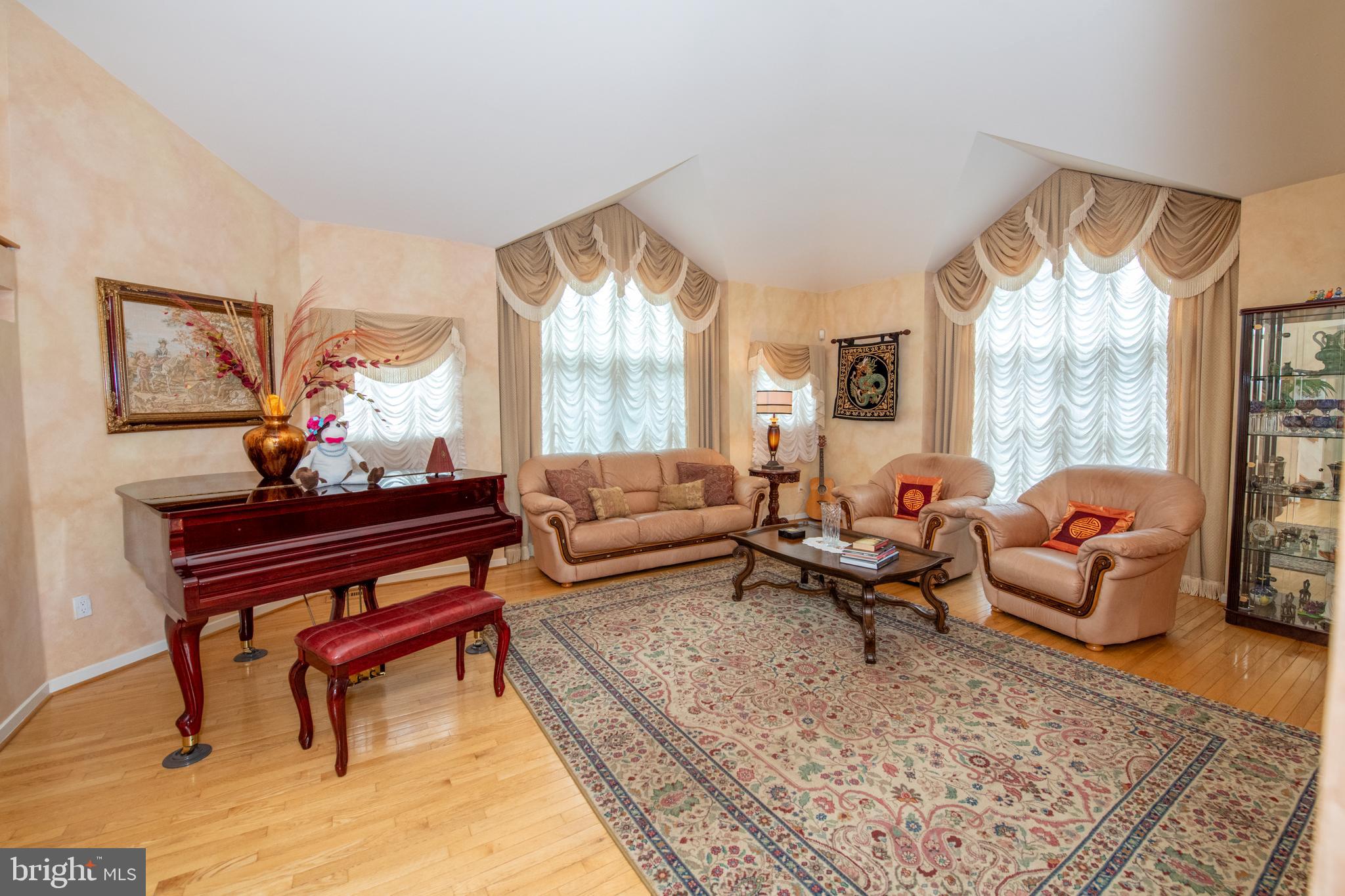 HAMPTON WOODS - Residential