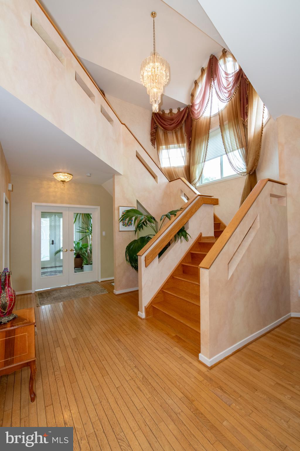 HAMPTON WOODS - Residential