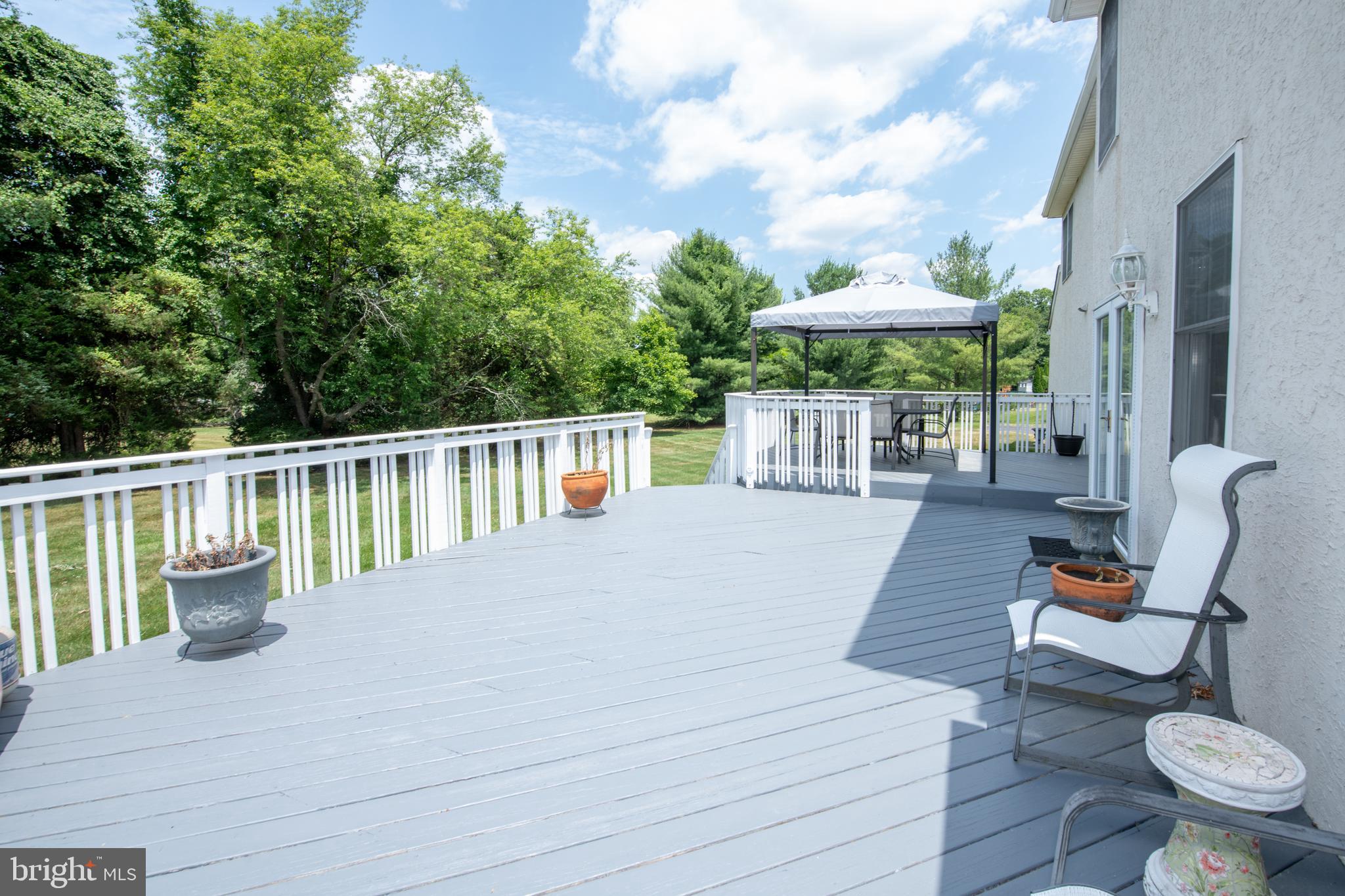 HAMPTON WOODS - Residential