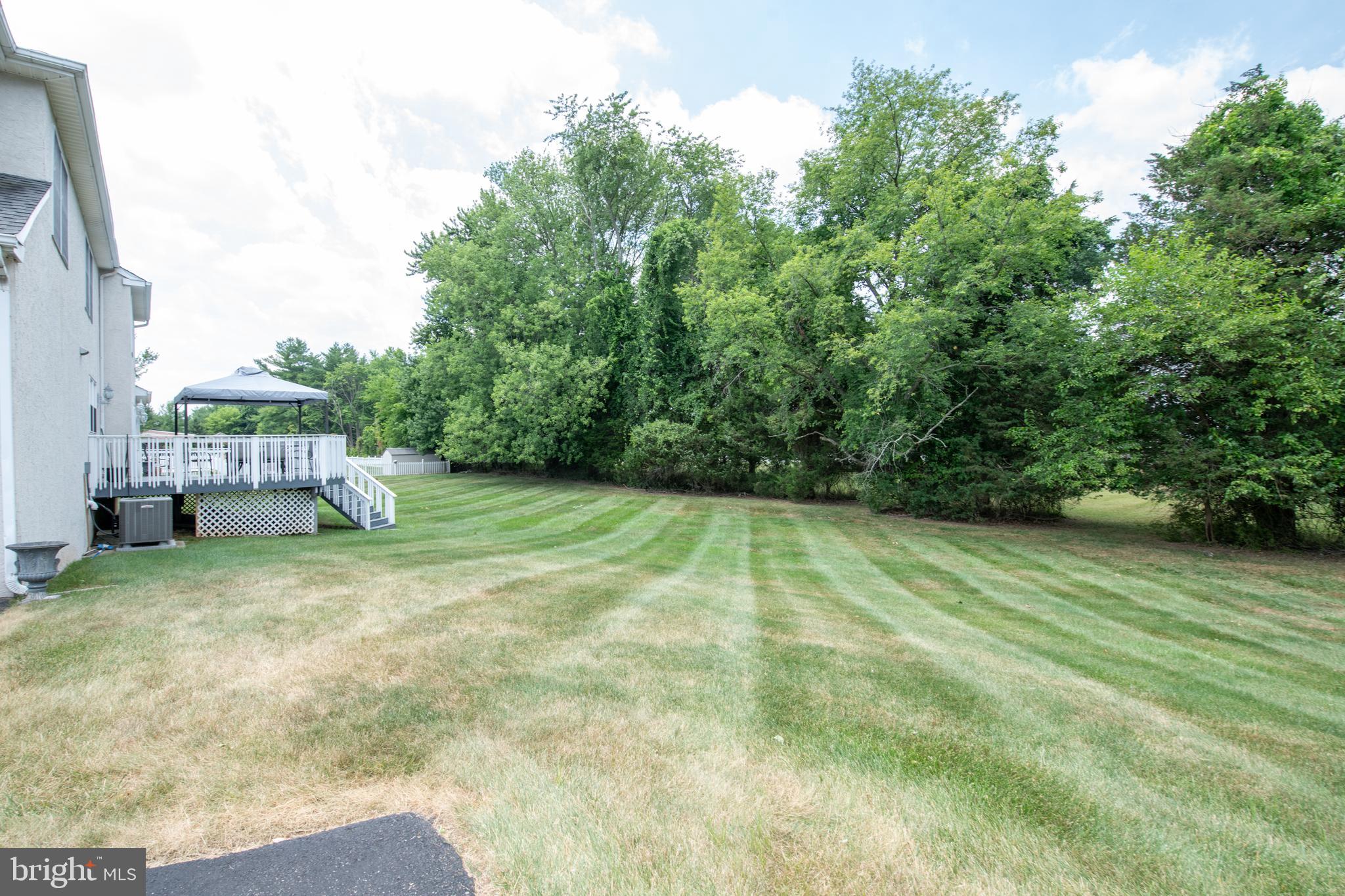 HAMPTON WOODS - Residential