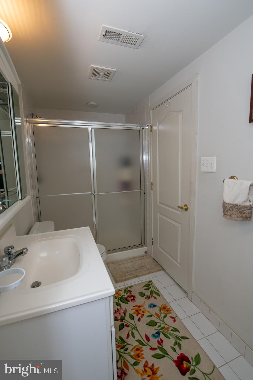 HAMPTON WOODS - Residential