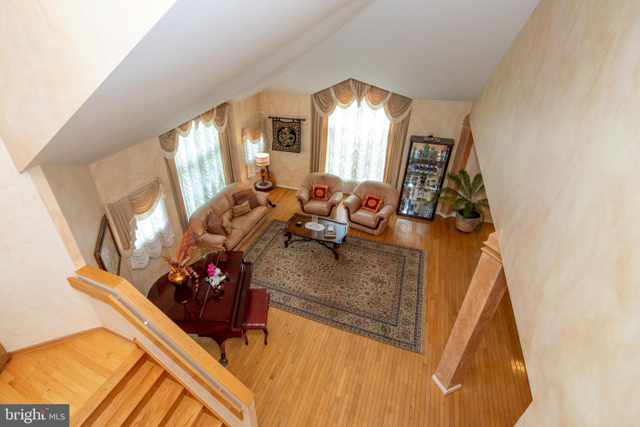 HAMPTON WOODS - Residential