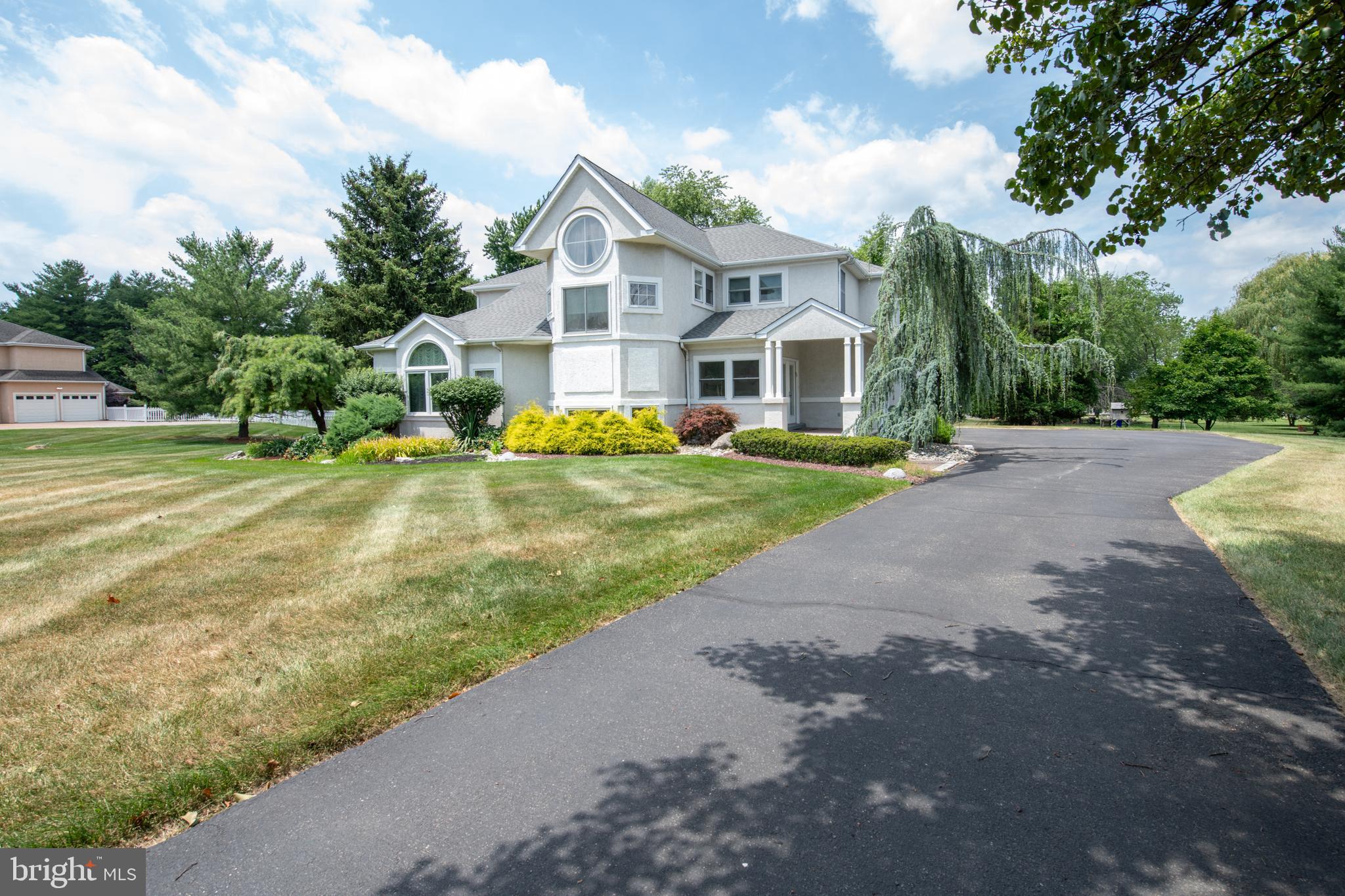 HAMPTON WOODS - Residential