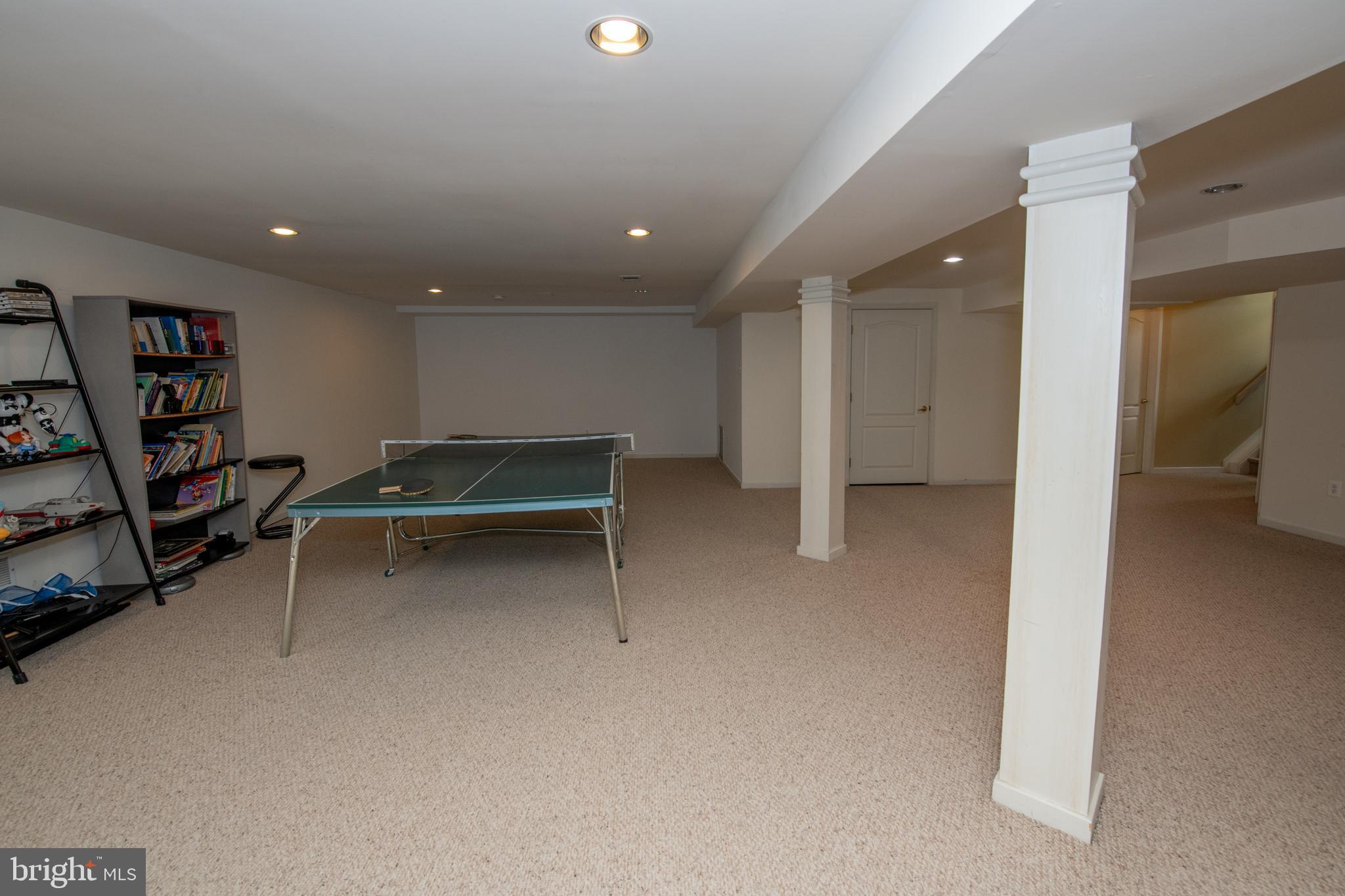 HAMPTON WOODS - Residential