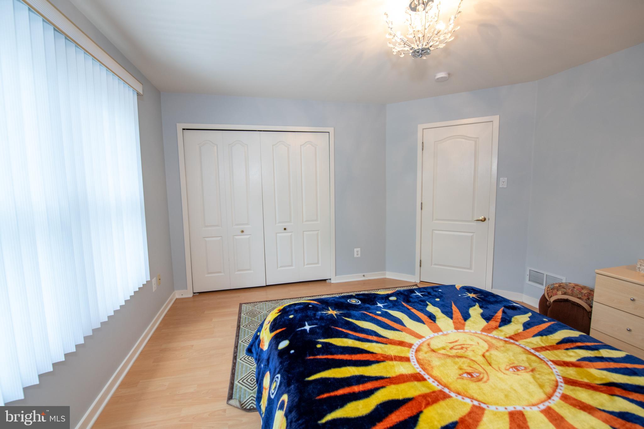 HAMPTON WOODS - Residential