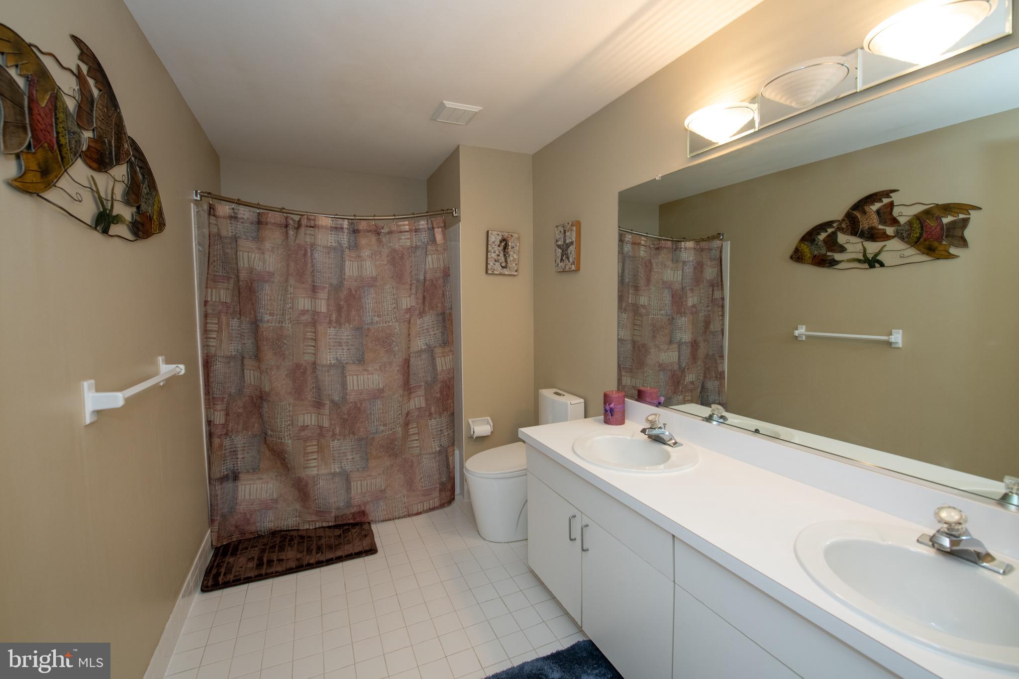 HAMPTON WOODS - Residential