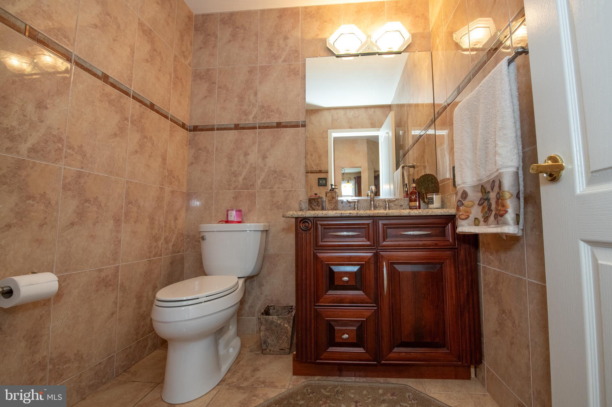 HAMPTON WOODS - Residential