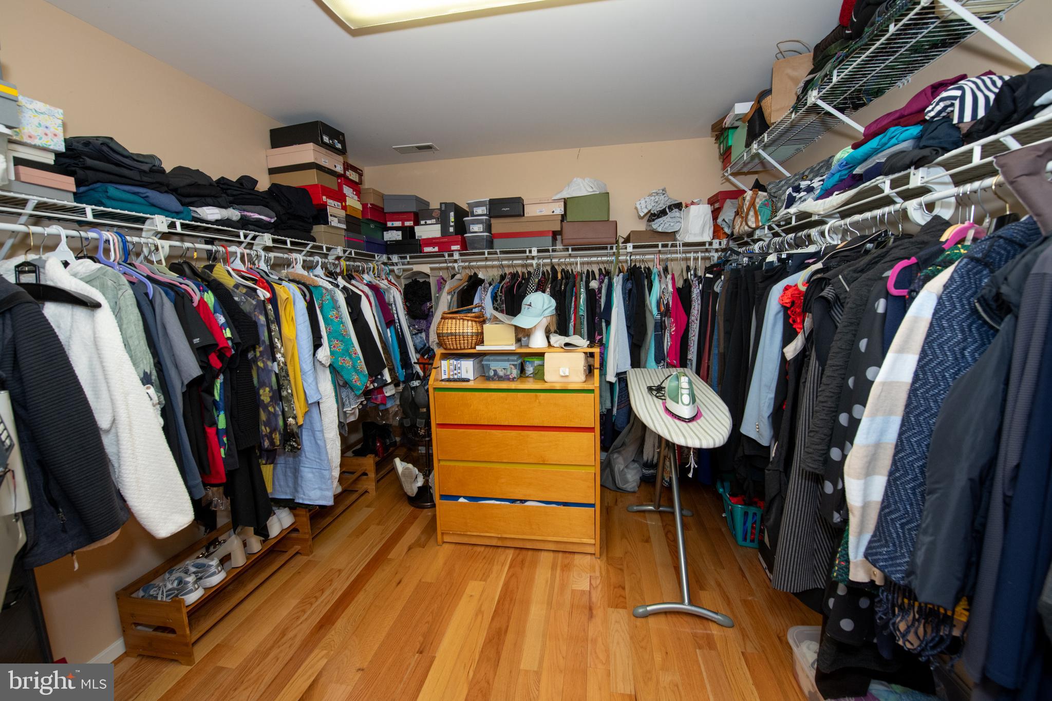 HAMPTON WOODS - Residential