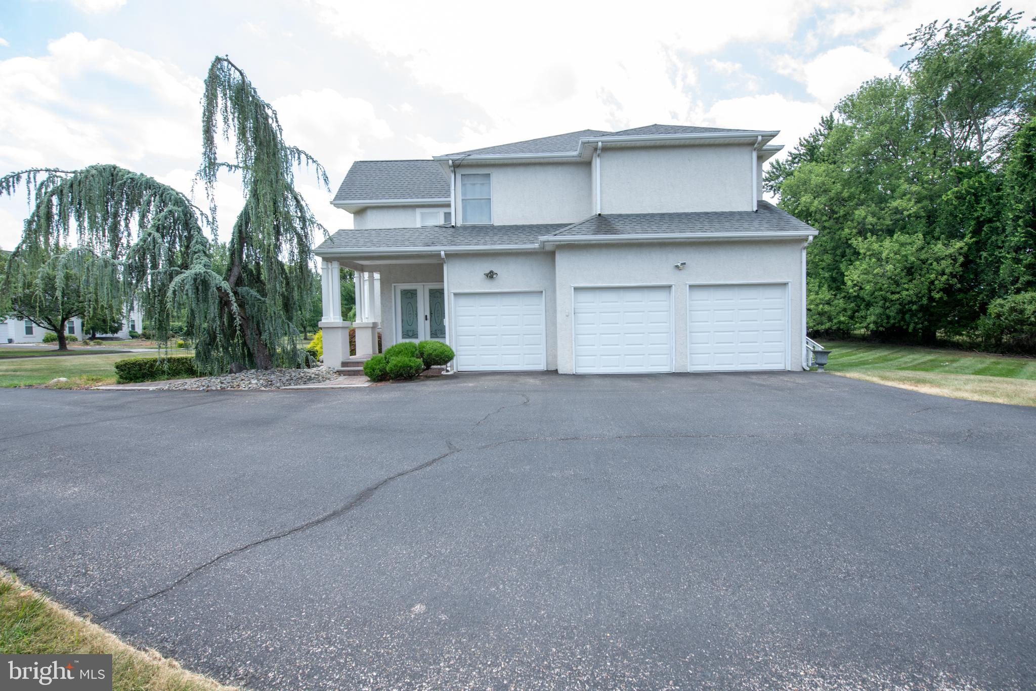 HAMPTON WOODS - Residential