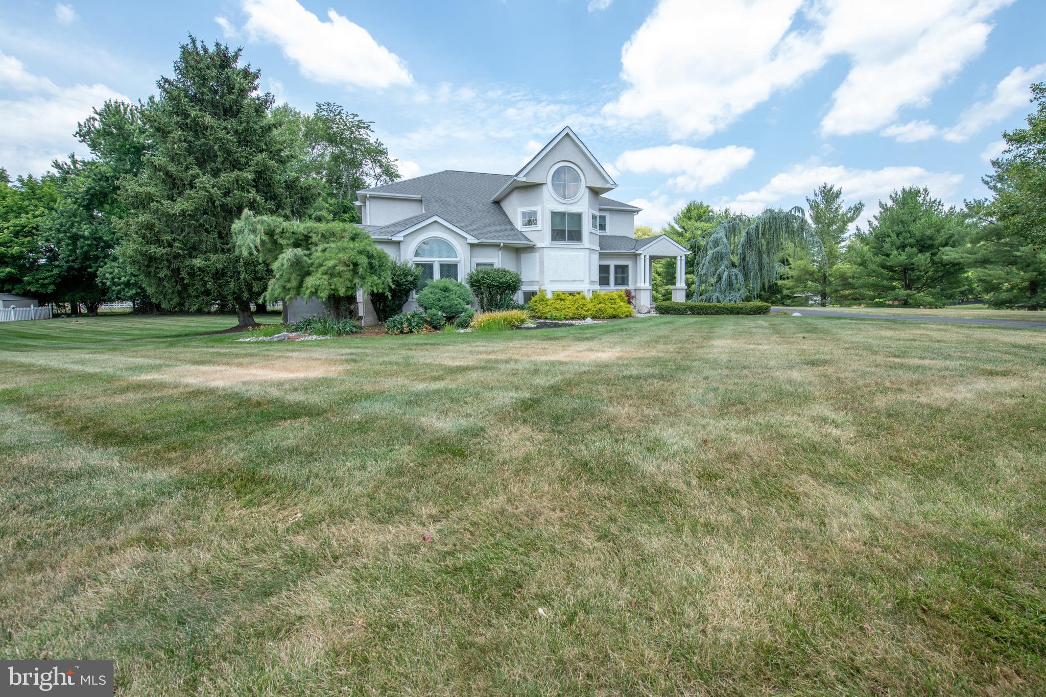 HAMPTON WOODS - Residential