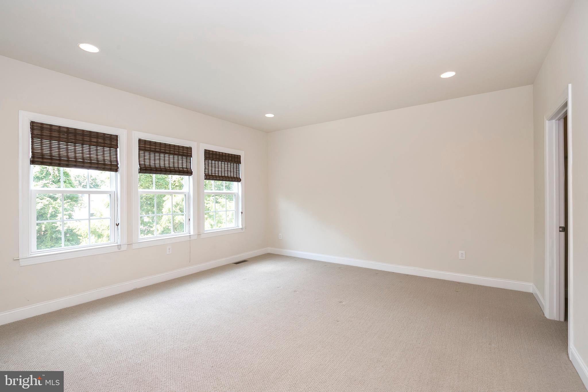 DEER HOLLOW - Residential Lease