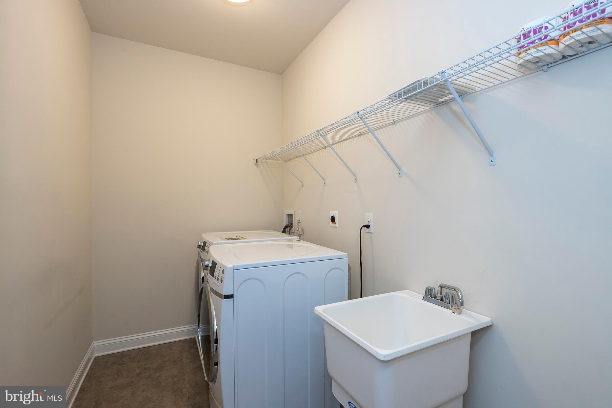 DEER HOLLOW - Residential Lease