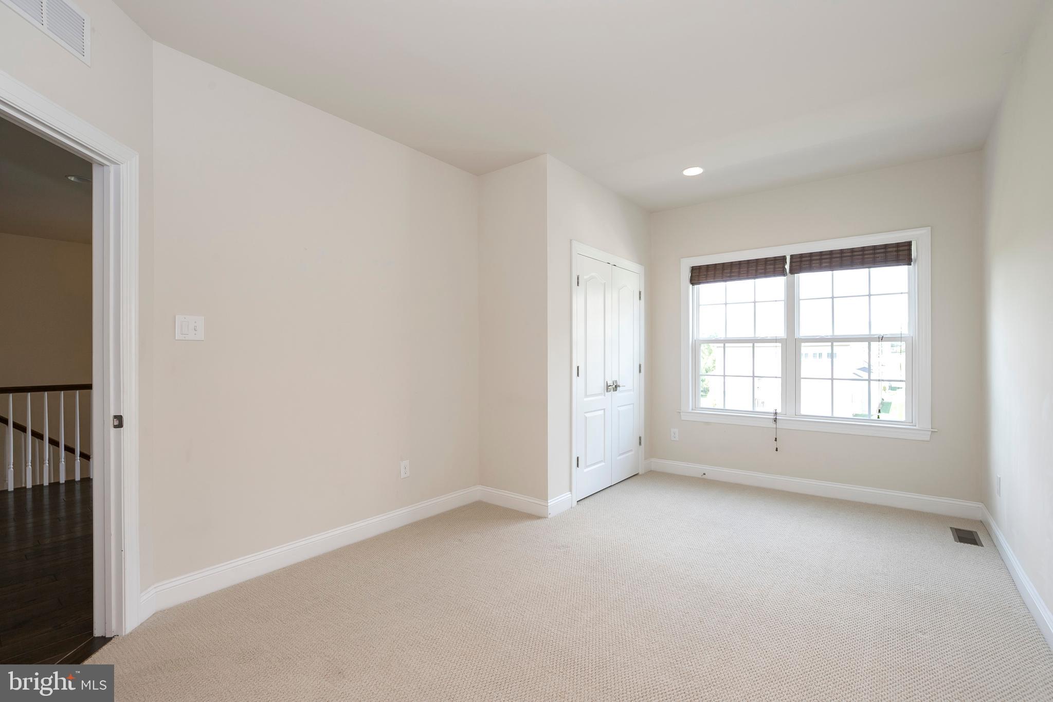 DEER HOLLOW - Residential Lease