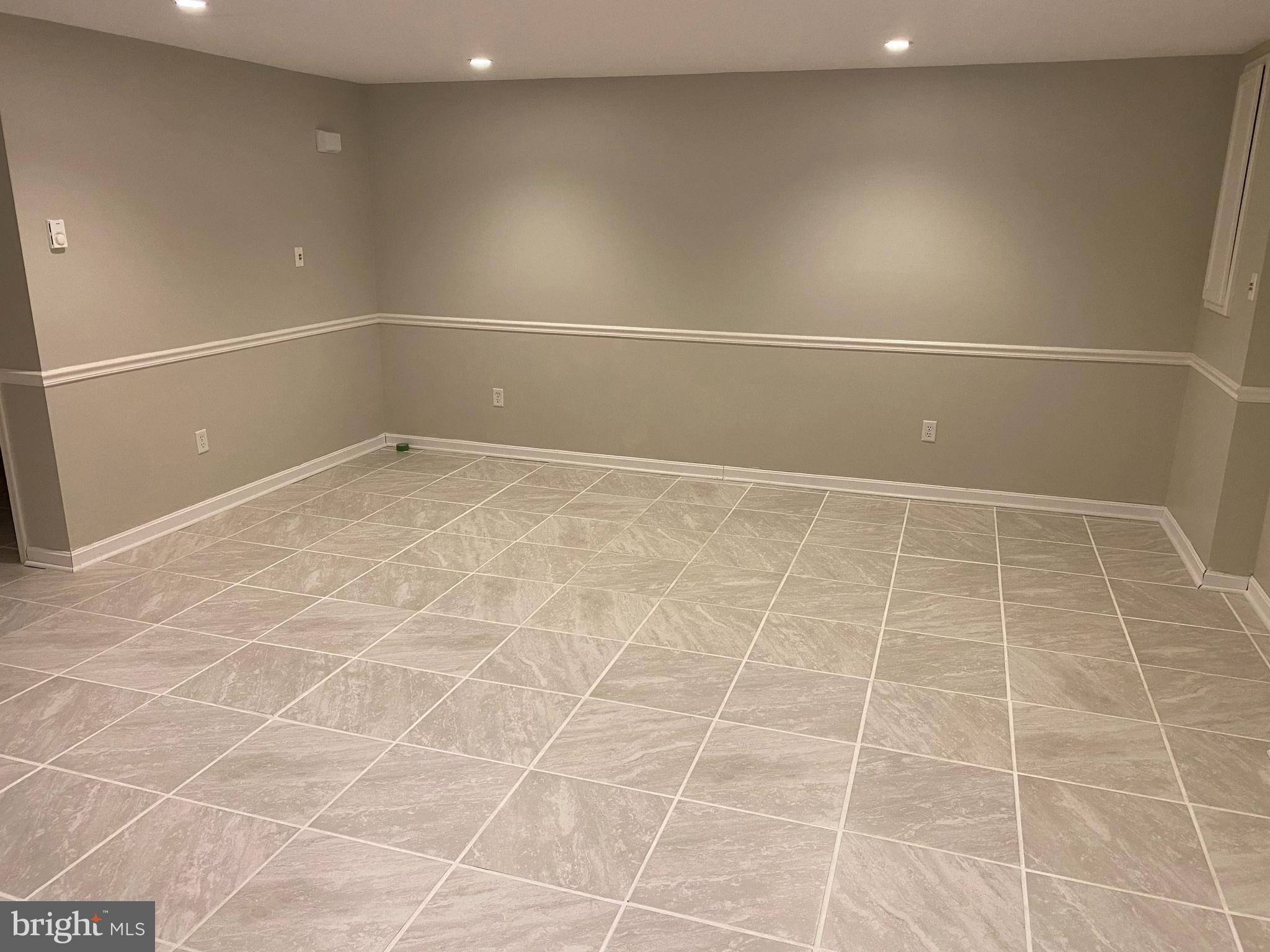 LOCUST HILL - Residential Lease