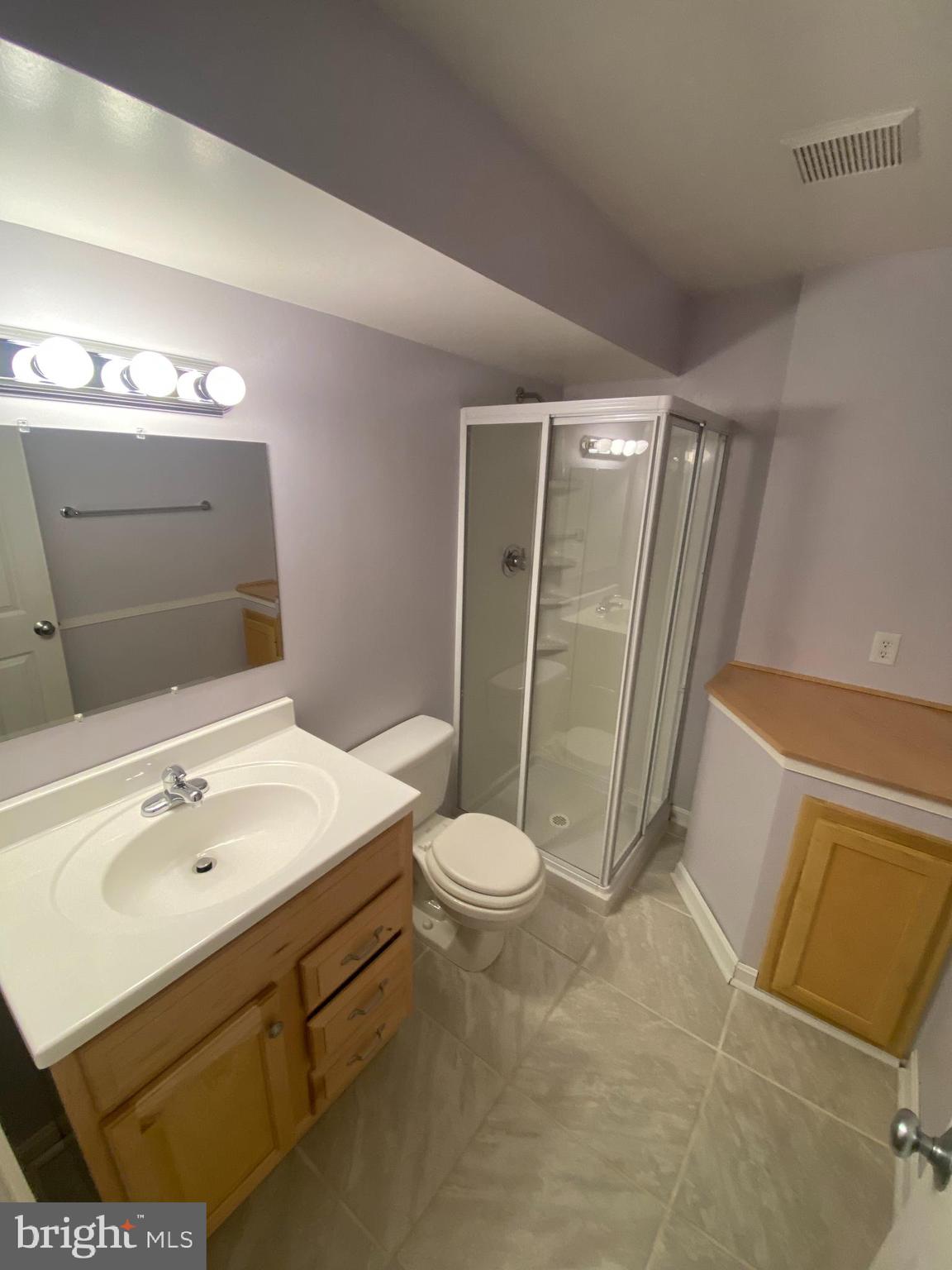 LOCUST HILL - Residential Lease