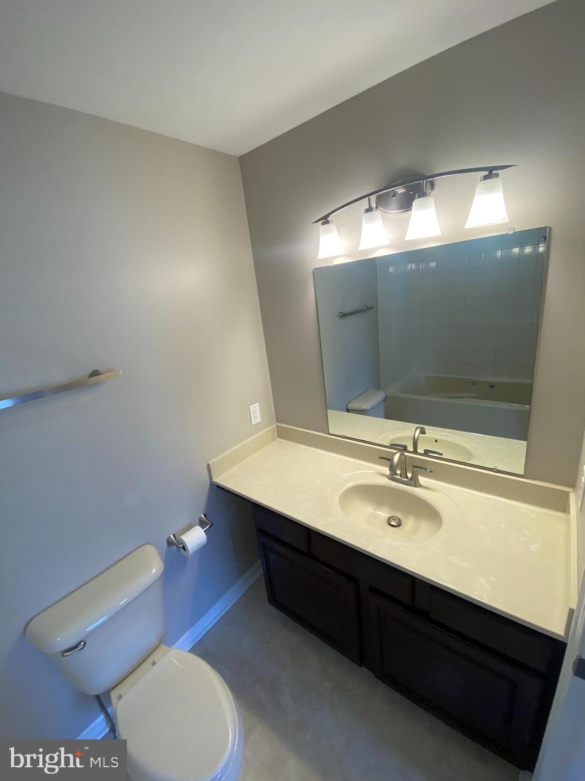 LOCUST HILL - Residential Lease