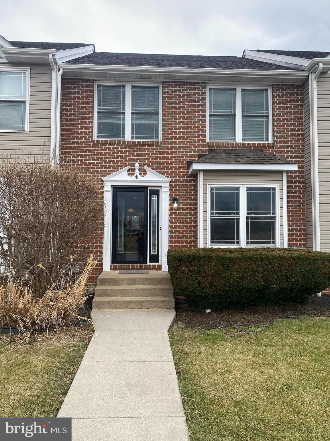 LOCUST HILL - Residential Lease