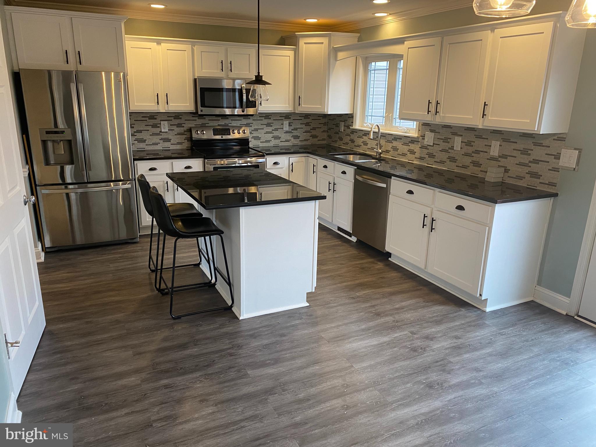 LOCUST HILL - Residential Lease