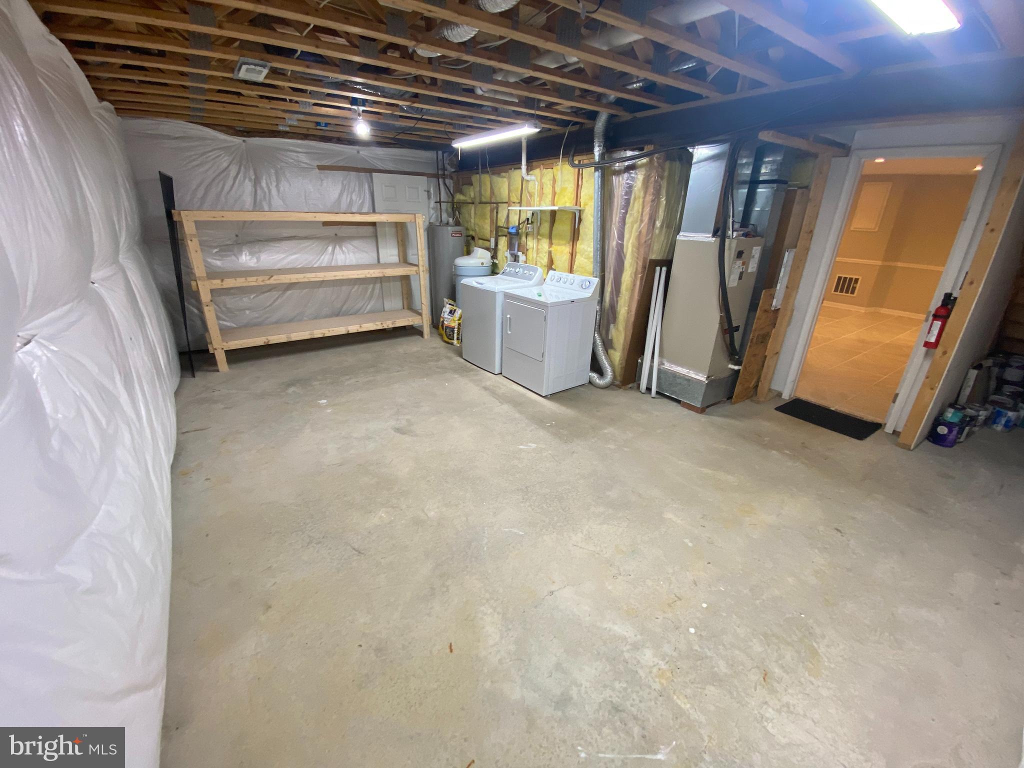 LOCUST HILL - Residential Lease