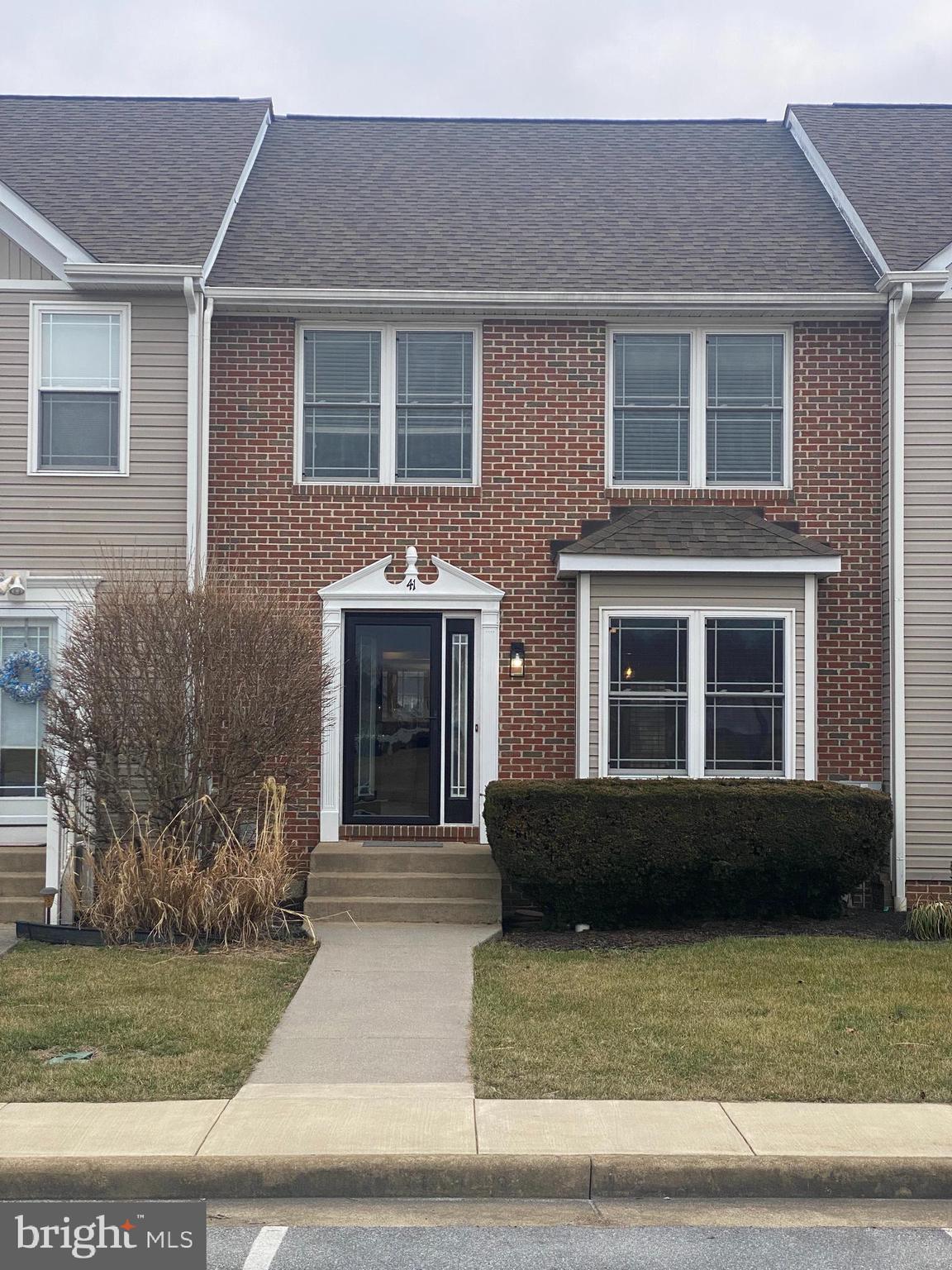 LOCUST HILL - Residential Lease