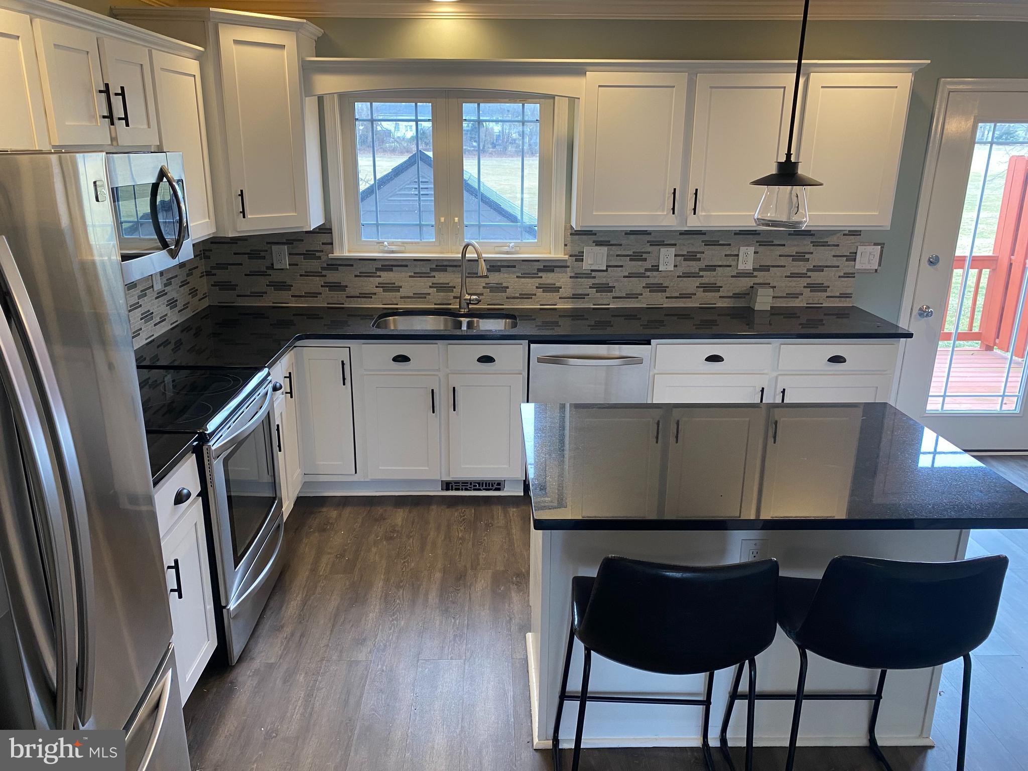 LOCUST HILL - Residential Lease