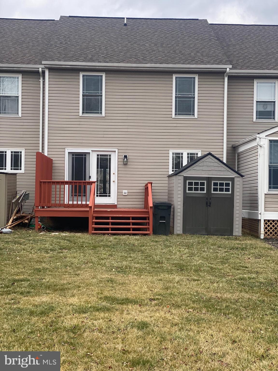 LOCUST HILL - Residential Lease