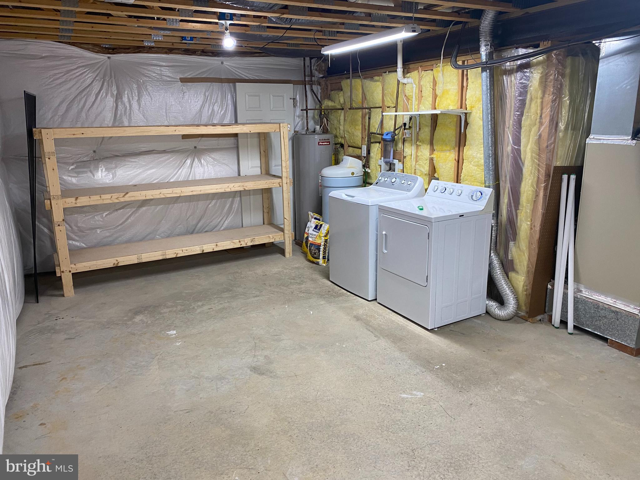 LOCUST HILL - Residential Lease