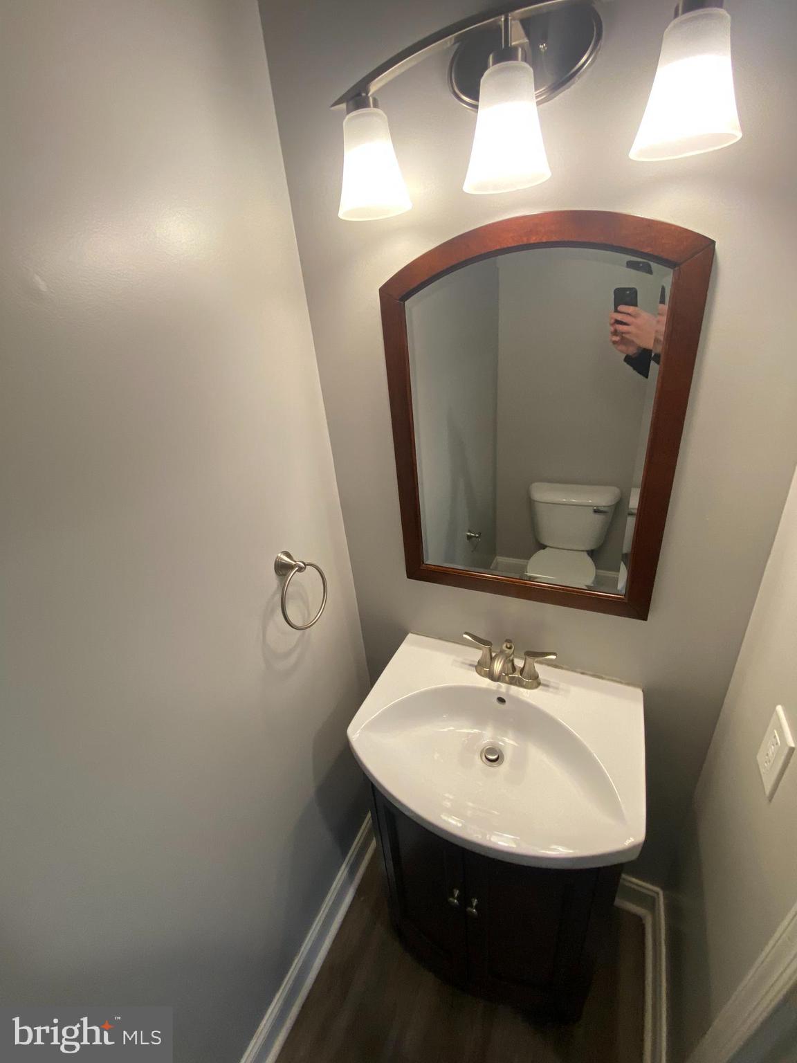 LOCUST HILL - Residential Lease