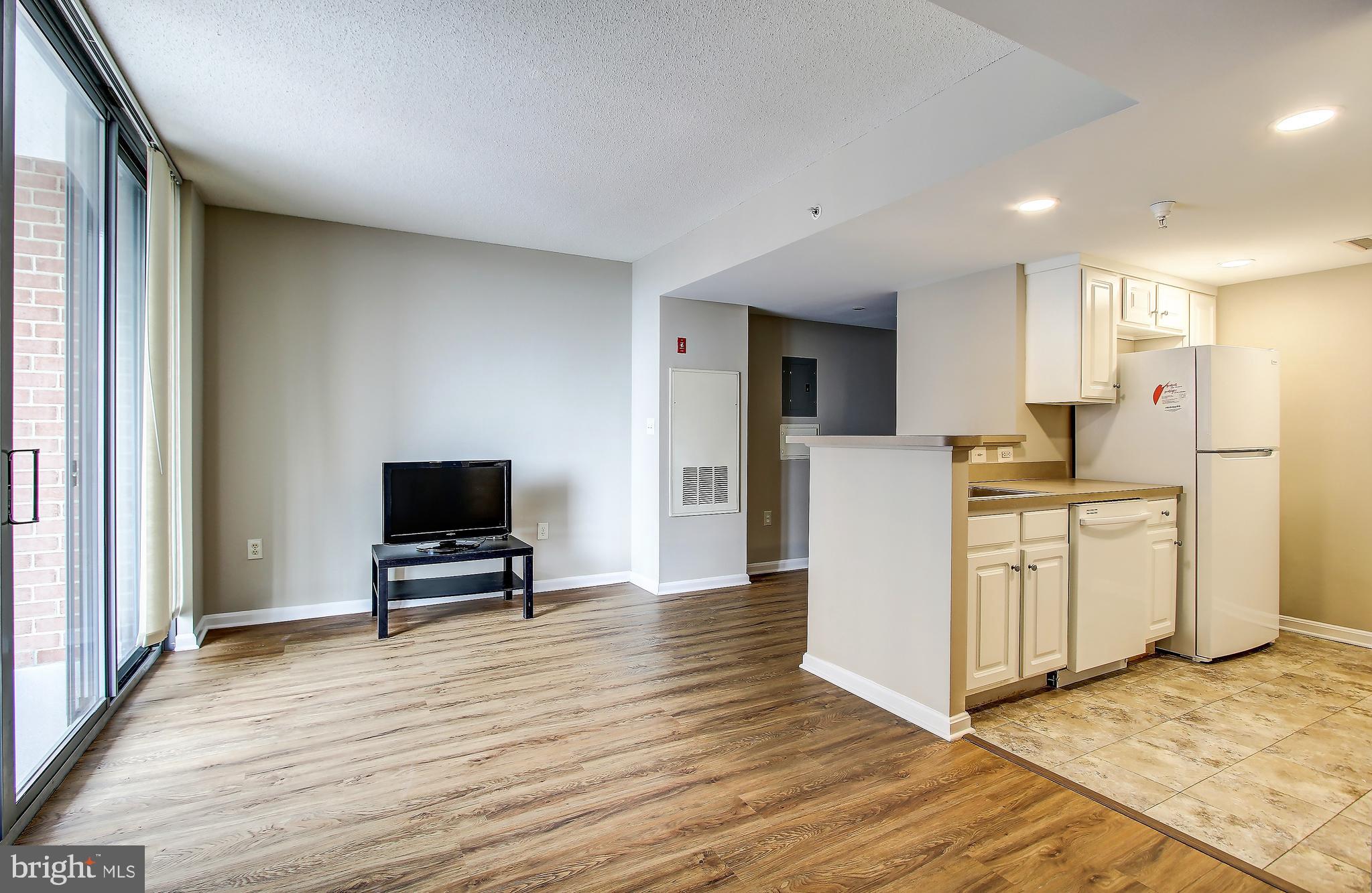 GALLERY AT WHITE FLINT - Residential Lease