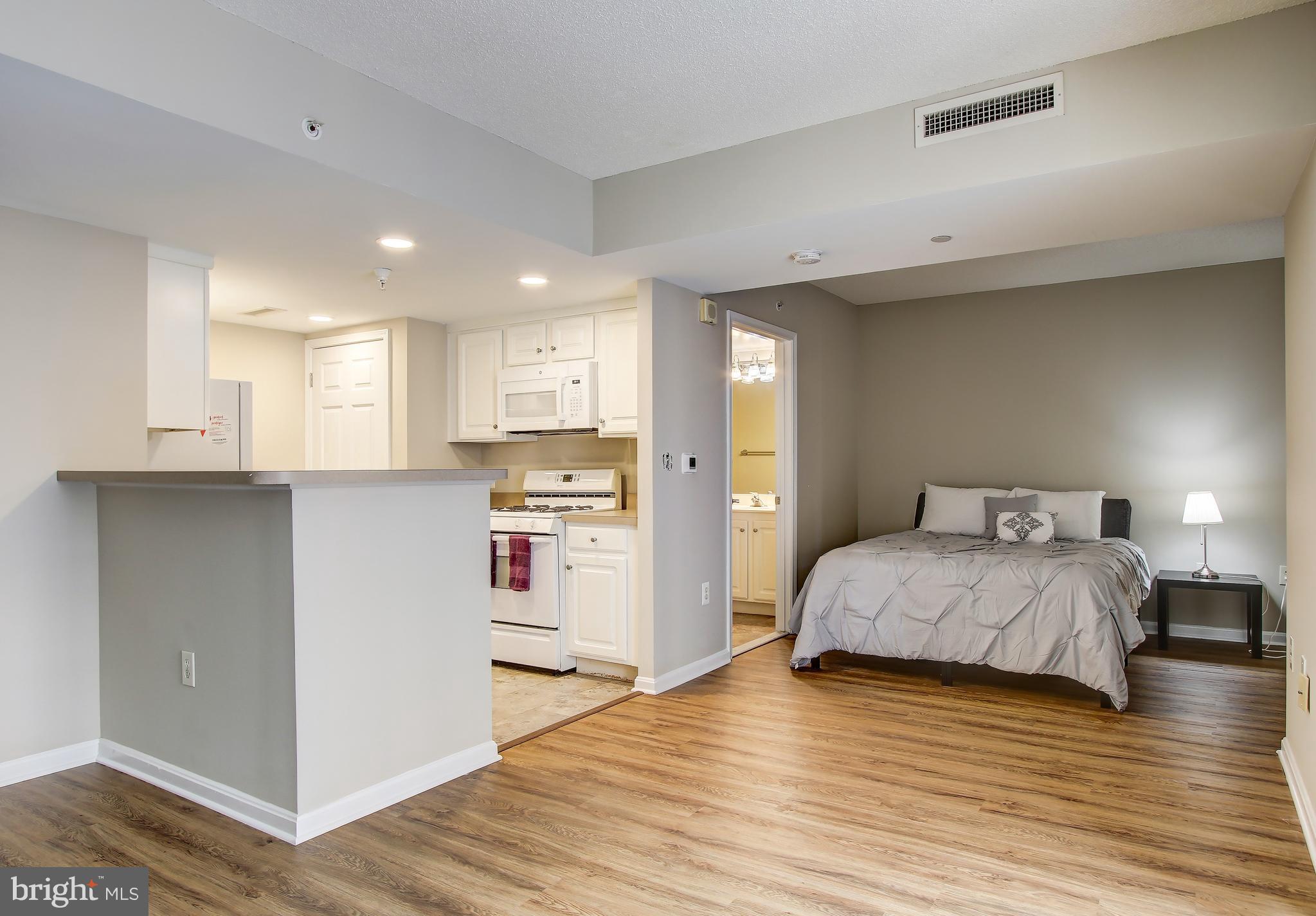 GALLERY AT WHITE FLINT - Residential Lease