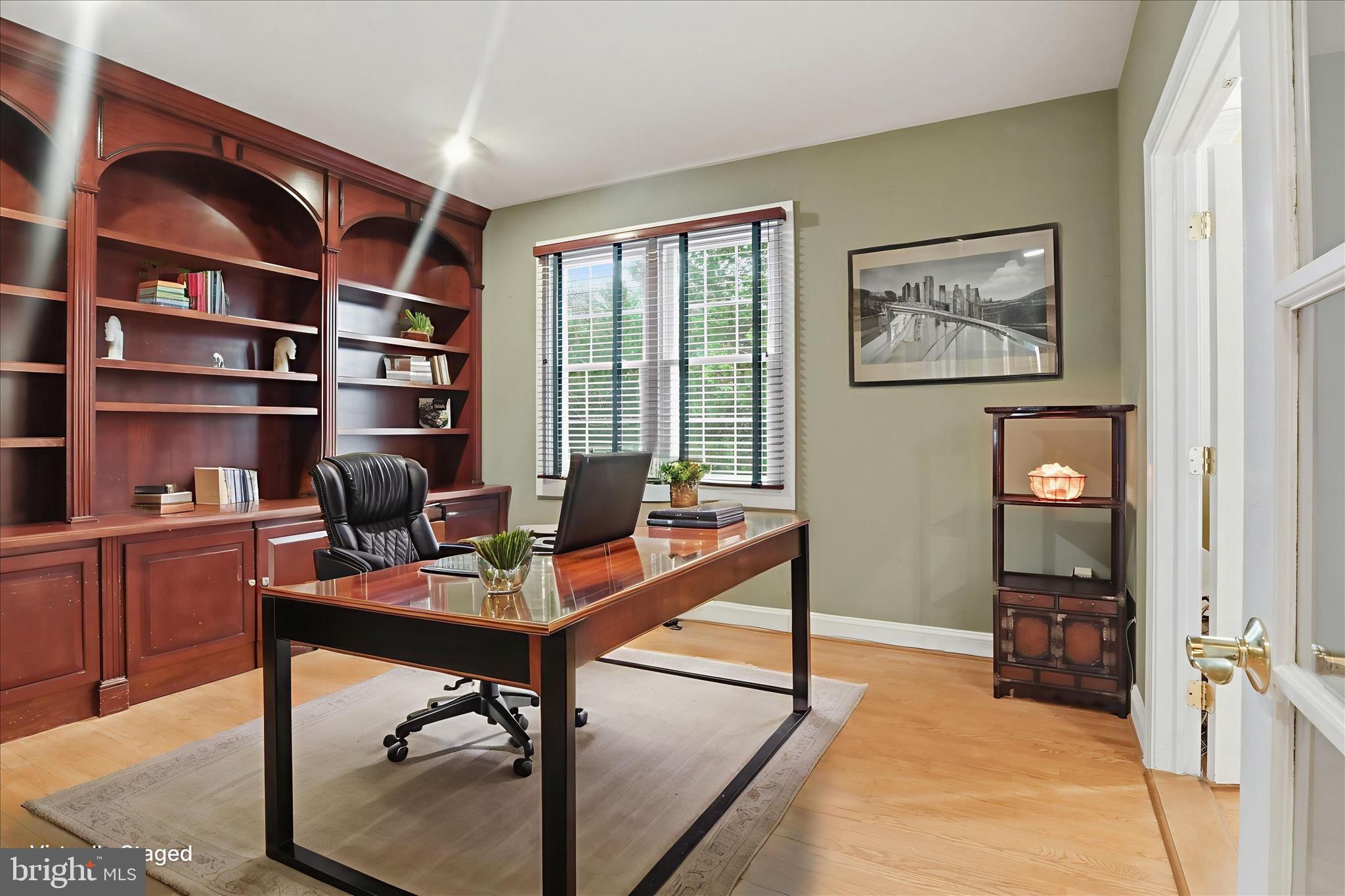 MC LEAN HAMLET - Residential