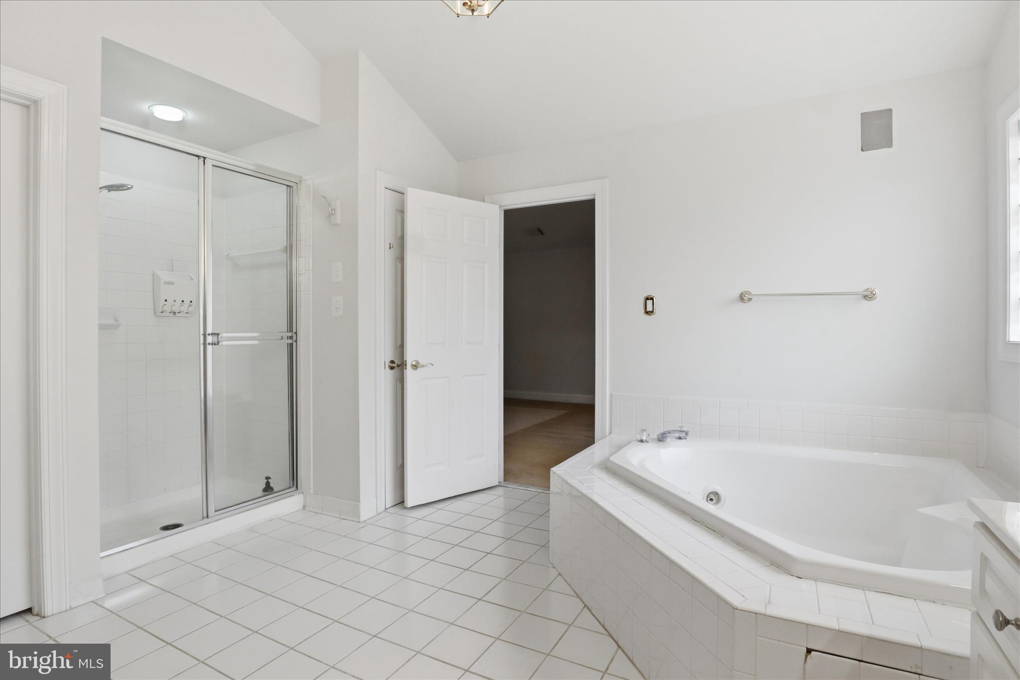 MC LEAN HAMLET - Residential