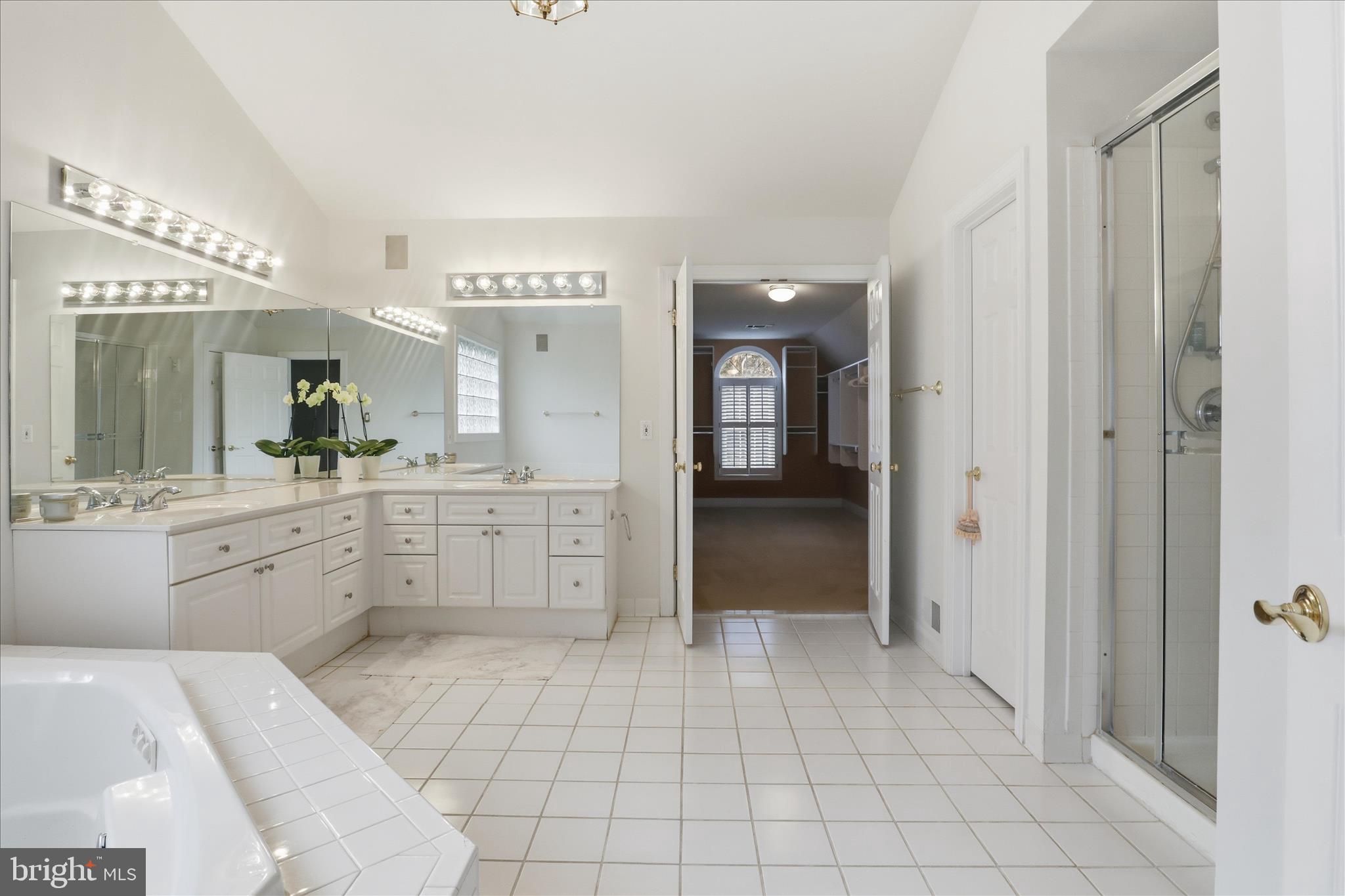 MC LEAN HAMLET - Residential