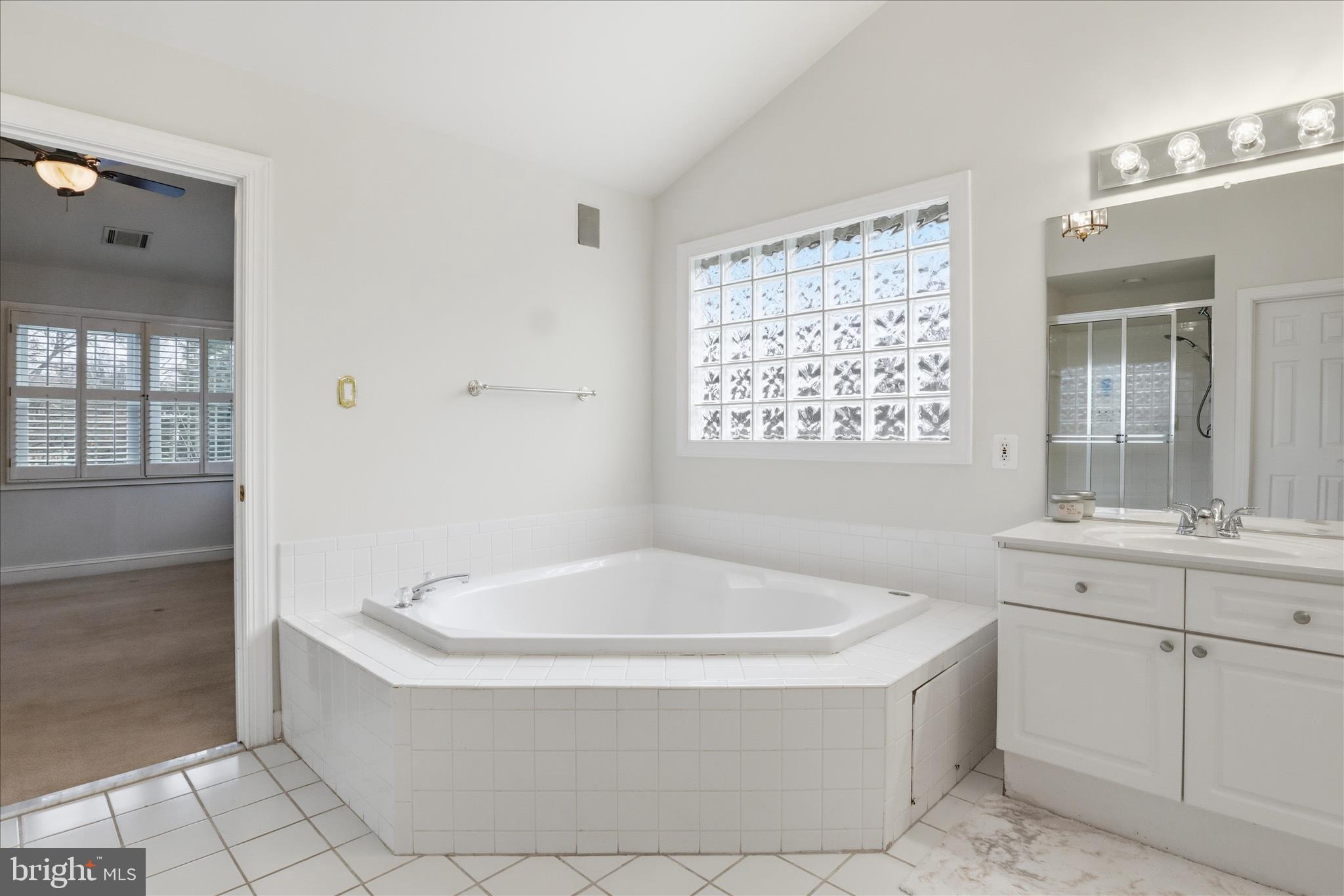 MC LEAN HAMLET - Residential